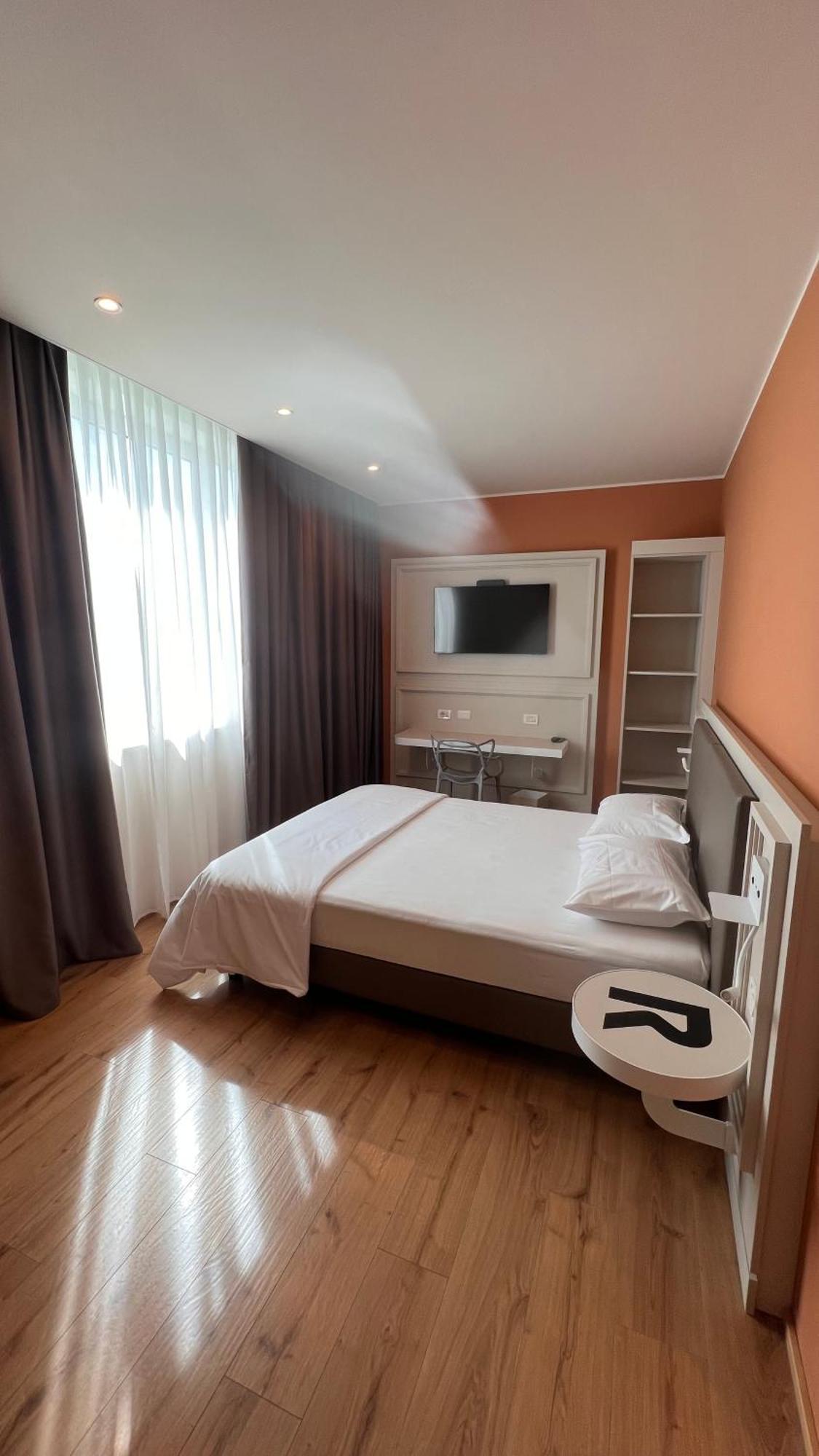 Kare Hotel Banchette D'Ivrea Bagian luar foto