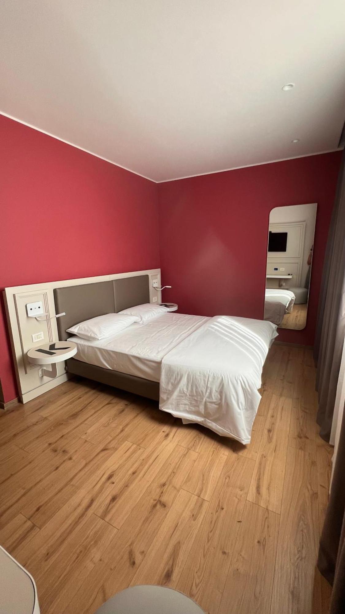 Kare Hotel Banchette D'Ivrea Bagian luar foto